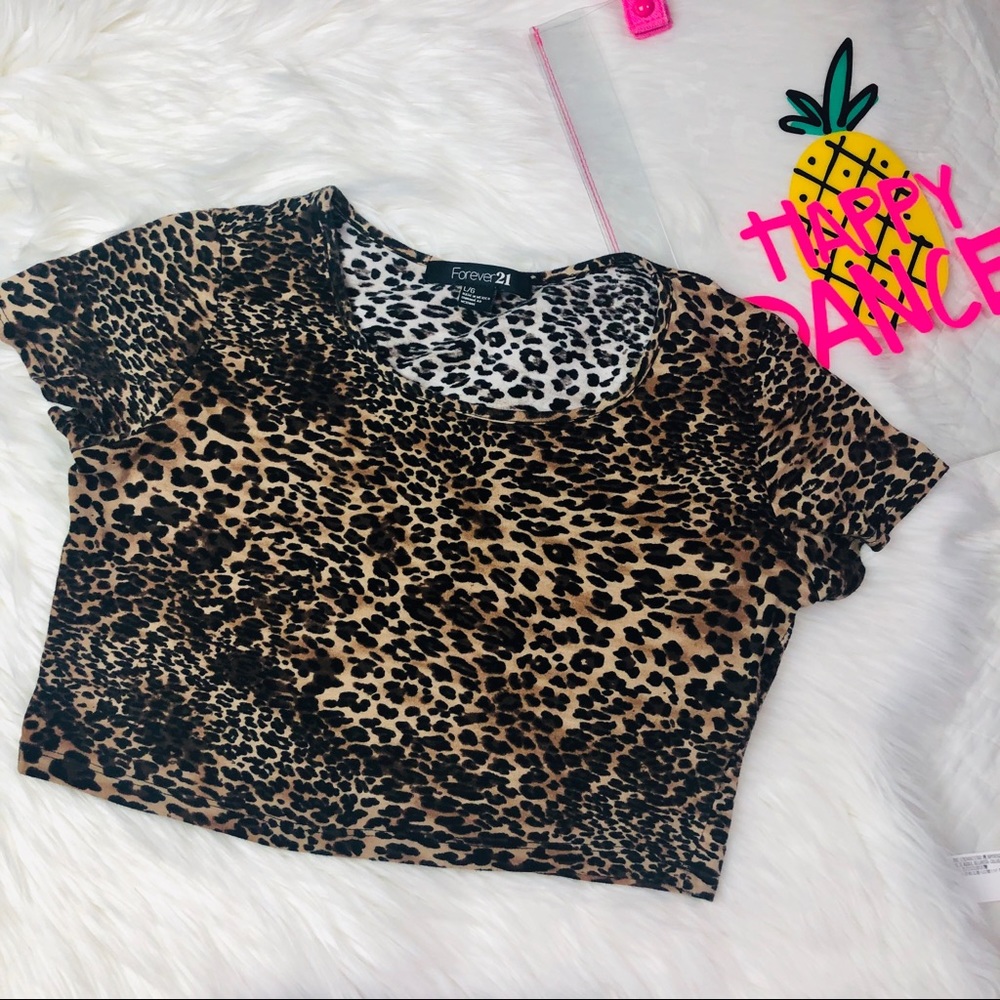 Forever 21 crop top Leopard print sz. L